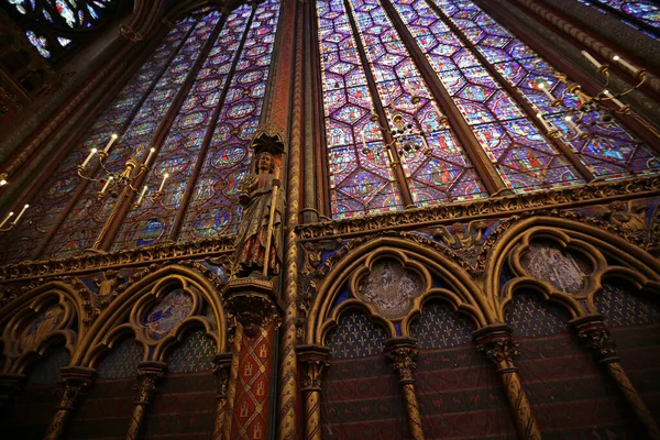 使徒和彩色玻璃窗户 圣查普勒 法国巴黎 — 图库照片