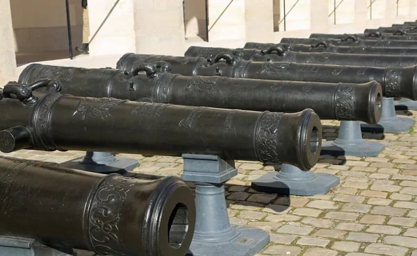 Бронзовые Пушки Музей Армии Париж Франция — стоковое фото