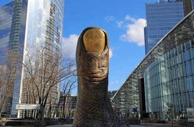 Başparmak - Cesar Baldaccini - La Defense, Paris, Fransa