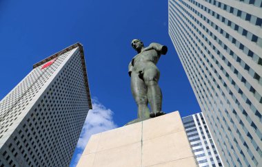 Icare - Igor Mitoraj - La Defense, Paris, France