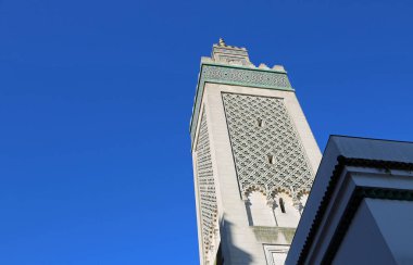 The minaret on blue sky - Grand Mosque of Paris