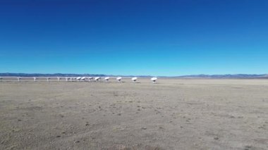 Çok Büyük İstasyon, New Mexico 'ya iniyoruz.
