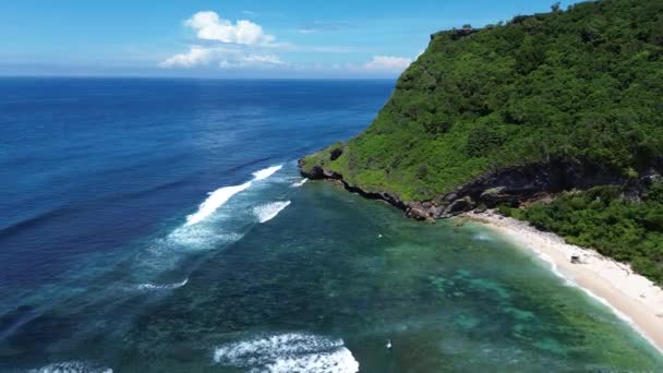 Grön Klippa Nyang Nyang Beach Bukit Halvön Bali Indonesien Royaltyfri Stockfilm