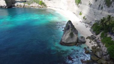 Diamond Beach 'te kuş bakışı Nusa Penida, Endonezya