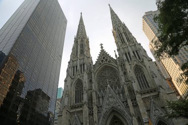 St. Patrick Katedrali ve diğer binalar - New York City, Manhattan