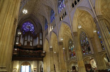 Organla iç içe - St. Patrick Katedrali, New York