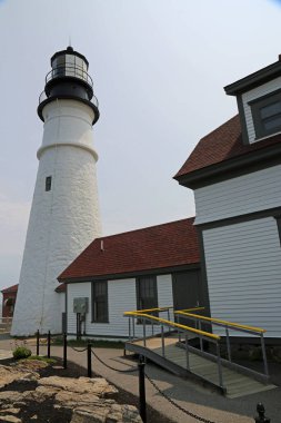 Deniz feneri ve bekçinin evi dikey Portland Head Light, Maine
