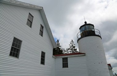 Gardiyan 'ın evi ve Bass Limanı Işık İstasyonu, Acadia Ulusal Parkı, Maine