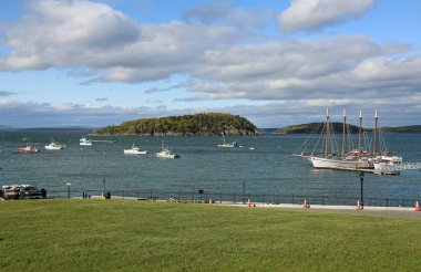 Bar Limanı, Maine 'deki Dar Çöller Dağı.
