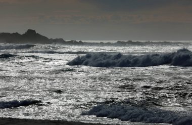 Monterey Körfezi 'ndeki Işık - Pasifik Okyanusu Monterey Körfezi, Kaliforniya 