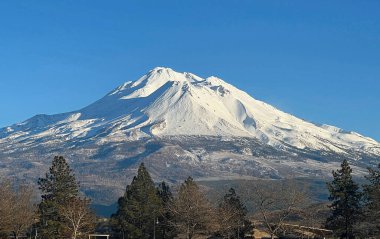 Shasta ve Shastina Dağı - Stratovolcano, Cascade Range, Kaliforniya