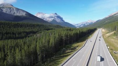 Orman ve otoyol - Trans-Kanada Otoyolu, Kanada