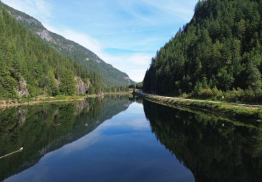 Clanwilliam Gölü, British Columbia, Kanada