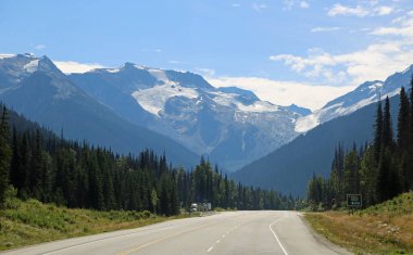Yol ve buzullar - Buzul Ulusal Parkı, İngiliz Kolombiyası, Kanada