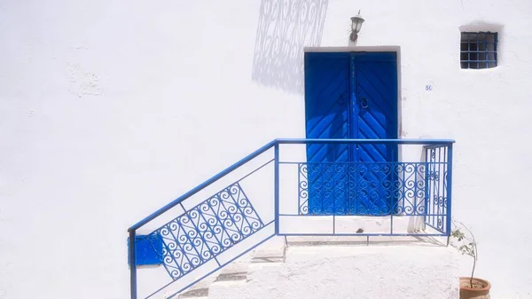 Vacker Blå Och Vit Arkitektur Staden Sidi Bou Said Tunisien — Stockfoto