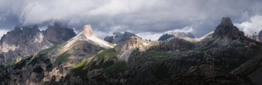 Torre di Toblin Panorama Dolomites, İtalya