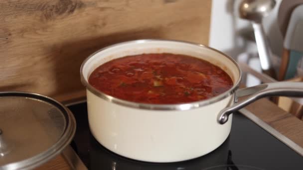 墨西哥的传统菜肴是用白锅煮的 家庭自制食品的概念 辣的食物 高质量的4K镜头 — 图库视频影像