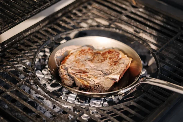Chutný Bone Steak Pánvi Smažený Grilu Bbq Detailní Záběr Hovězího — Stock fotografie