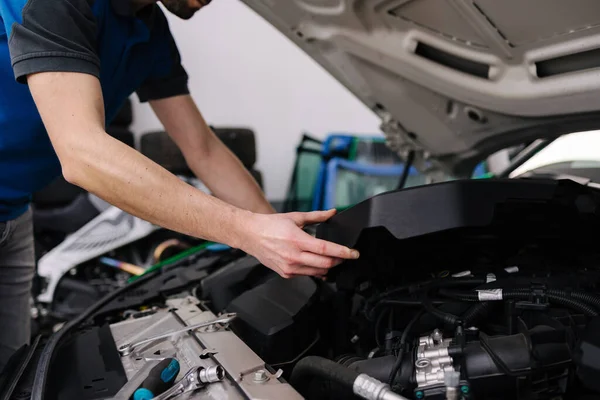 Auto Mechanic Working Garage Repair Service Concept High Quality Photo — Stock Photo, Image