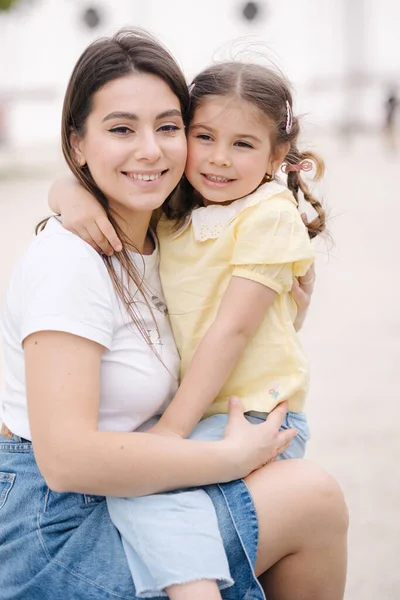 Cute Girl Hug Her Mom Have Fun Female Daughter Outdoor — Stock Photo, Image