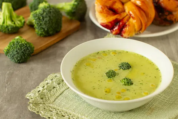 Sup Brokoli Buatan Sendiri Yang Sehat Dibuat Dengan Bahan Bahan Stok Foto Bebas Royalti