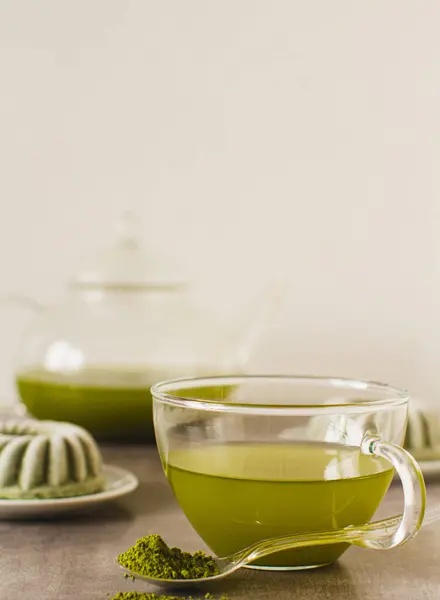 Τσάι Matcha Και Επιδόρπιο Από Μαργαριτάρια Ταπιόκα Και Σκόνη Matcha Φωτογραφία Αρχείου