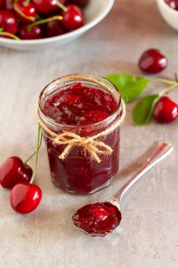 taze kiraz ve Vişne Reçeli