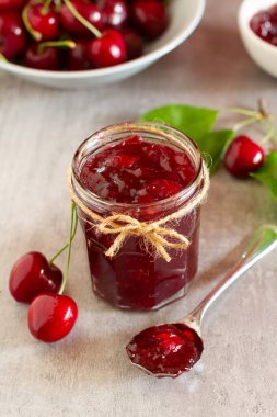 taze kiraz ve Vişne Reçeli