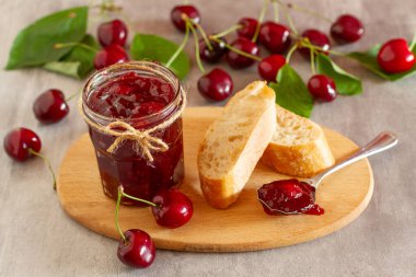 taze kiraz ve Vişne Reçeli