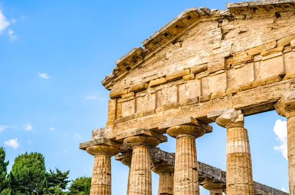 帕埃斯特姆的雅典娜神庙 Temple Athena 是意大利南部麦格纳格拉胡姆的一座古希腊城市 — 图库照片