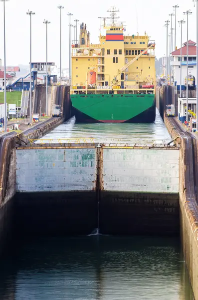 Lastfartyg Som Passerar Miraflores Slussar Panamakanalen Centralamerika — Stockfoto