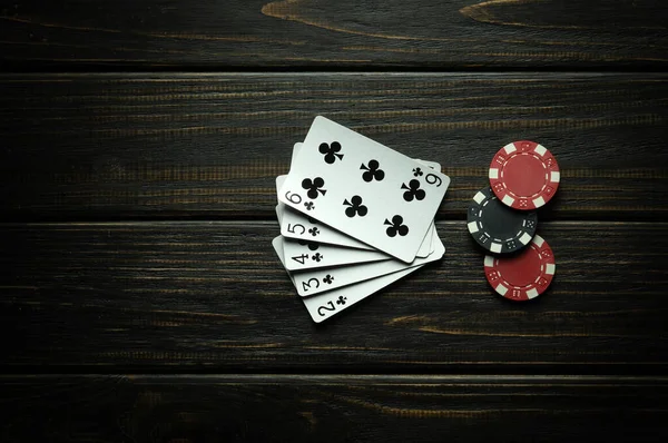 Populares Juego Póquer Con Escalera Combinación Ganadora Tarjetas Con Fichas —  Fotos de Stock
