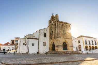 Sabah Se Katedrali ile birlikte Faro şehir merkezi, Algarve, Portekiz