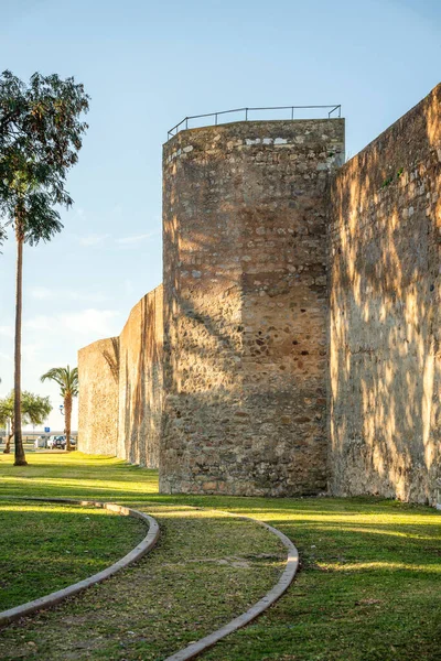 法罗市中心的中世纪城墙 阿尔加维 — 图库照片