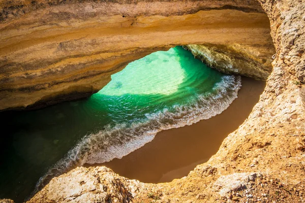 Güzel Ünlü Benagil Mağarası Tepeden Görüldü Algarve Güney Portekiz — Stok fotoğraf