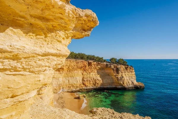 Скалы Песчаный Пляж Названием Корредура Алгарве Португалия — стоковое фото