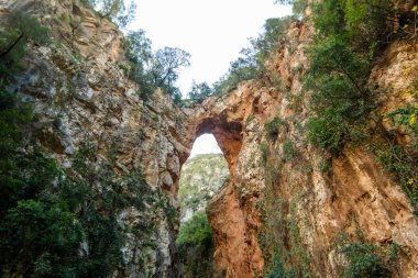 Akchour Şelalelerinde Tanrı 'nın Köprüsü, Fas