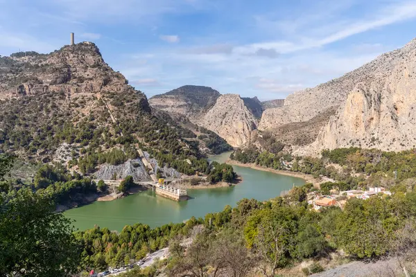 Caminito Del Rey, El Chorro, İspanya yakınlarındaki göl manzarası