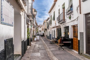 Granada-İspanya 'da ikamet eden beyaz evler. Avrupa