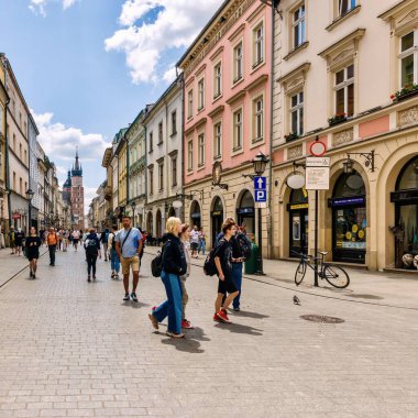 Eski şehrin güzel sokaklarının bir parçası, bir ev olmasa bile, kendi tarihi olan bir anıt..