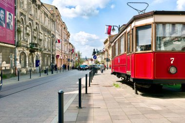  Tramvay durağına adanmış alışılmadık bir anıt. 1911 'den 1942' ye kadar bir tramvay geçti ve kasaba halkı bunu bugüne kadar unutamadı..