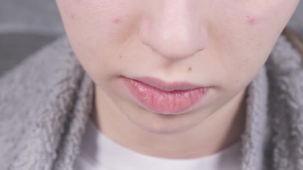 Closeup View Young Teenage Girl Mouth Licking Her Lips Tongue — Stok video