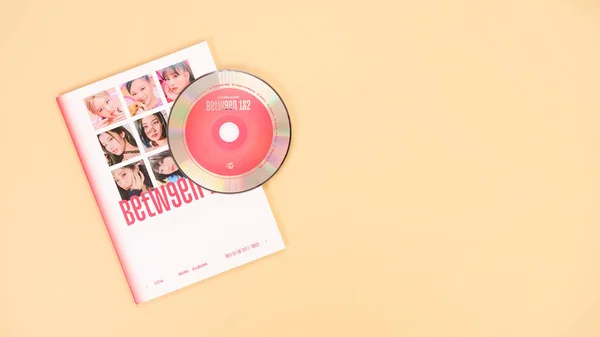 Twice Mini Album Box Set Yellow Red Music Disc Album — Stok fotoğraf