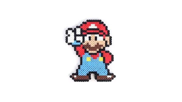 Популярная Пластиковая Битная Игрушка Super Mario Белом Фоне Игрушка Super — стоковое фото