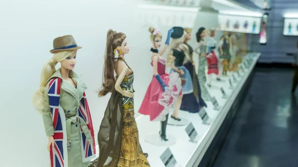 Barbie Expo Οθόνη Στο Κέντρο Της Πόλης Les Cours Mont — Φωτογραφία Αρχείου