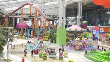 Nickelodeon Evren eğlence parkı American Dreams alışveriş merkezinde. Amerika 'daki en büyük kapalı lunapark. Doğu Rutherford, New Jersey - 15 Temmuz 2023