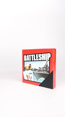 Gatineau, QC Canada - 12-23-2024: Beyaz Arkaplan, Strateji, Aile Eğlencesi, İzole, Retro Style.