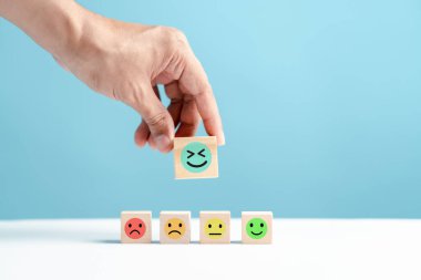 Akıl sağlığı değerlendirmesi maksimum seviyede. Düşünmek enerjiyi ya da sağlık duygusunu bar, çocuk sağlığı, dünya zihinsel sağlık yaşam tarzı konsepti ile güçlendirir..