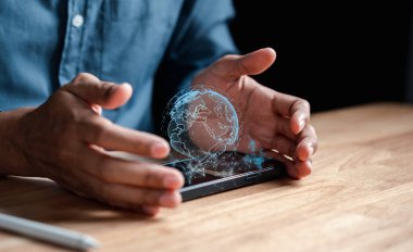 Global ağ bağlantısı hesaplanıyor. Büyük veri analizleri ve iş zekası kavramı. Küresel iş kavramına sahip bir dünya. e ticari Dijital bağlantı teknolojisi.