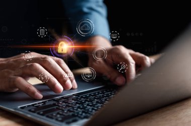 Siber güvenlik konsepti kimlik hırsızlığı, veritabanı hacklemeleri, internet siber suçları. Hacker saldırısı, hackleme ve veri çalma. Sisteme zarar vermek ve veriyi hacklemek.